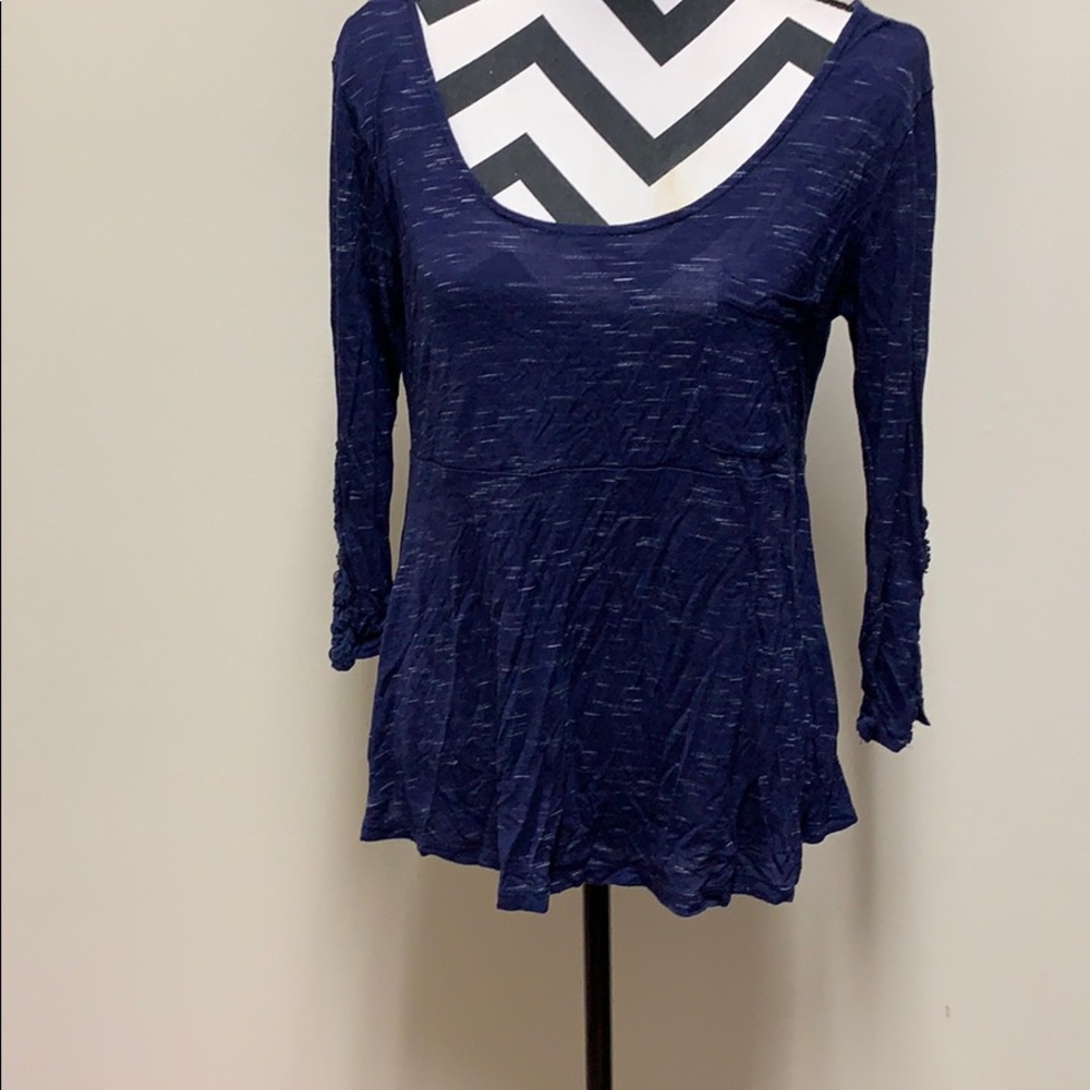 Scoop neck top